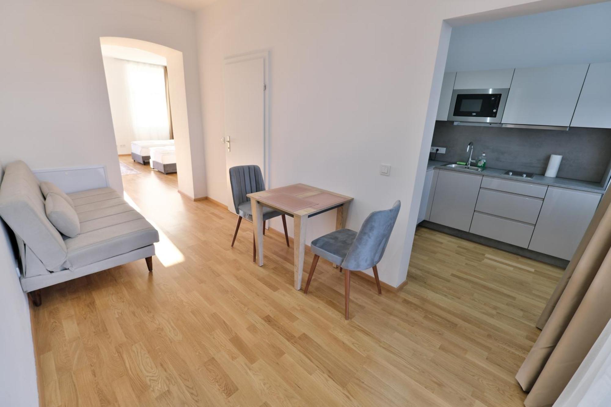 Vienna Lotus Apartments Room photo