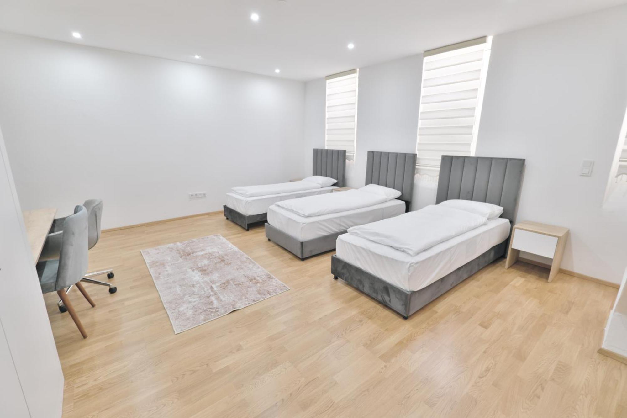 Vienna Lotus Apartments Room photo